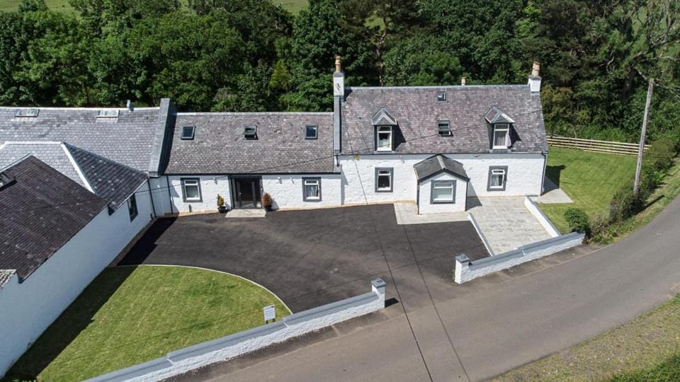 Nether Newton - Sleeps 12, Hottub, Sauna, Private Garden House in England