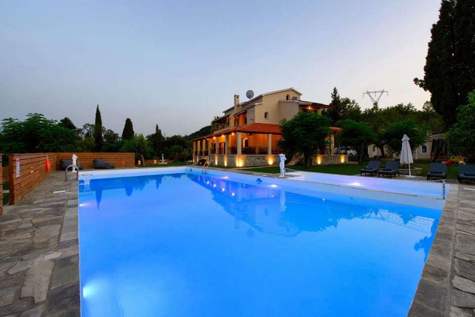 Swimming pool, Swimming pool