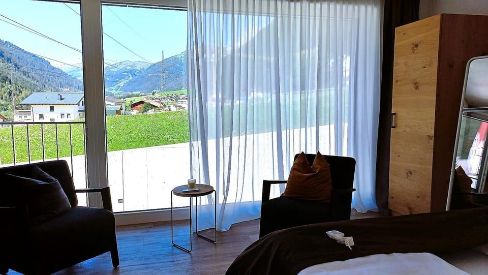 Seating area, Bedroom, Mountain view
