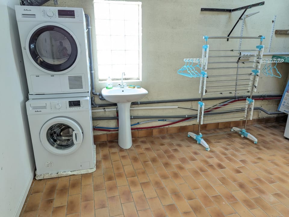 hair dryier, washing machine, dryer