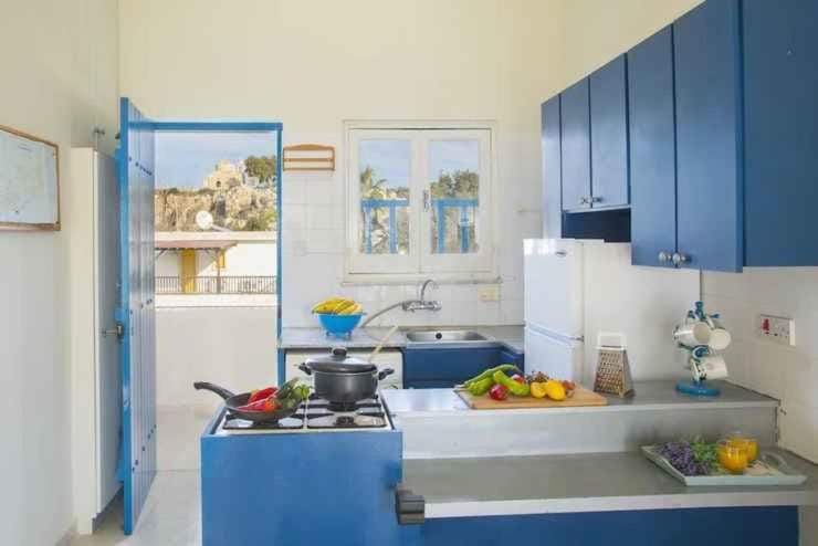 Kitchen or kitchenette, Food and drinks