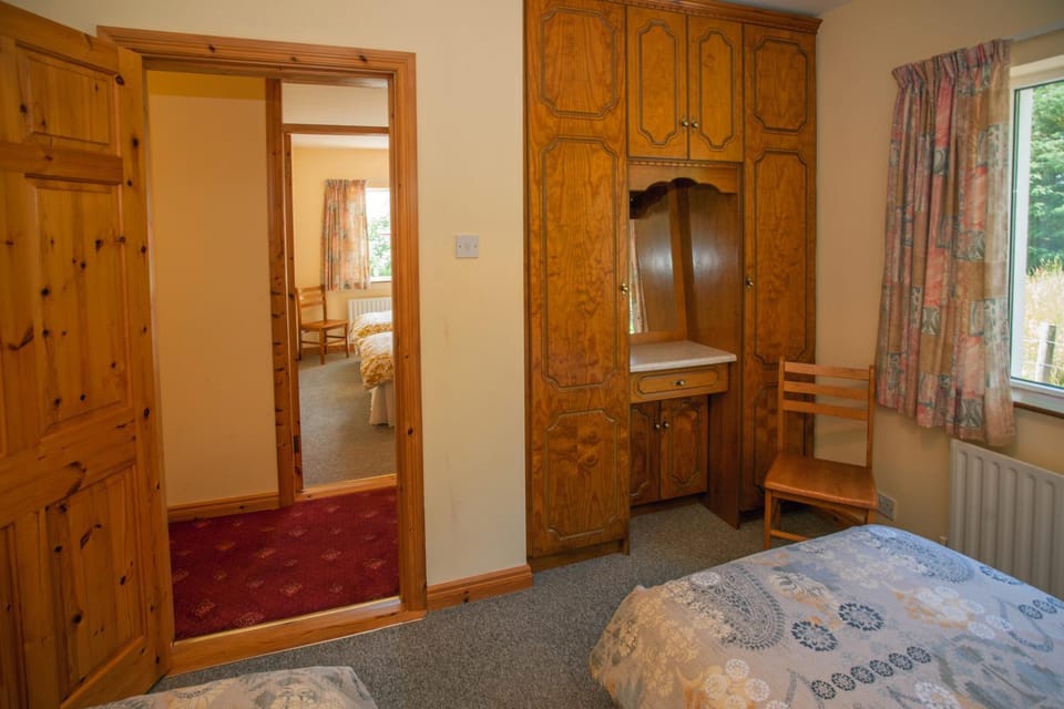 Bed, Bedroom, wardrobe