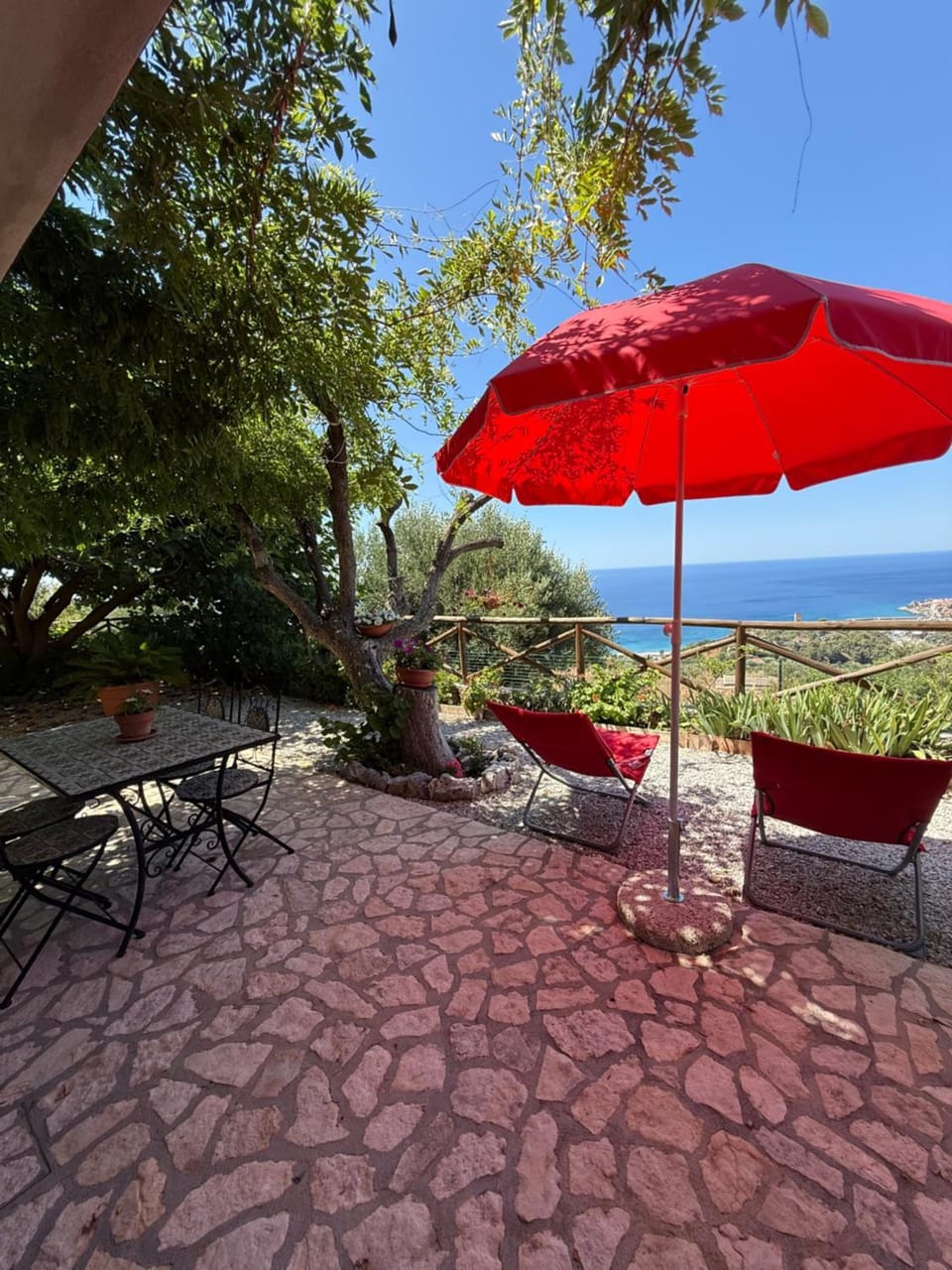 Patio, Day, Natural landscape, View (from property/room), Dining area, Sea view, sunbed