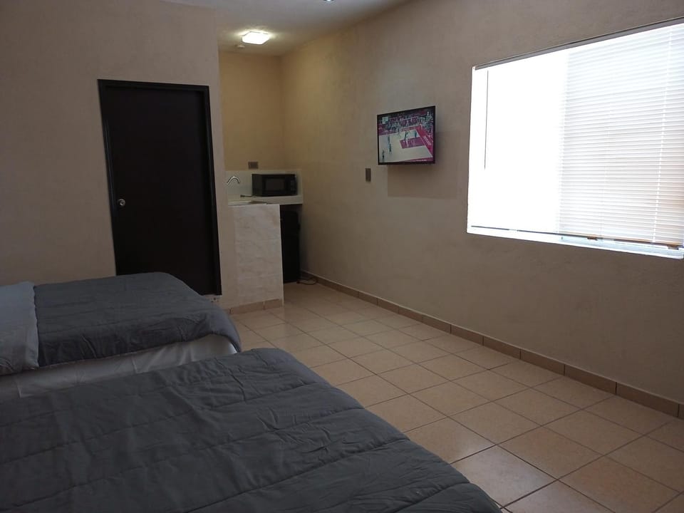 Bed, TV and multimedia, Photo of the whole room, Evening entertainment, Bedroom