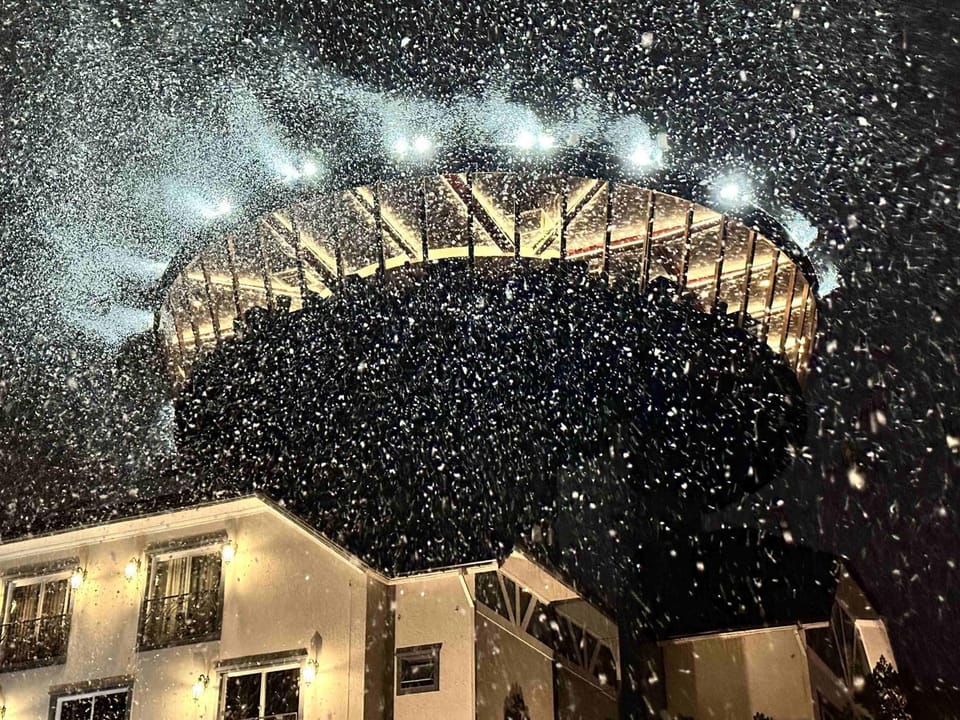 Facade/entrance, Night