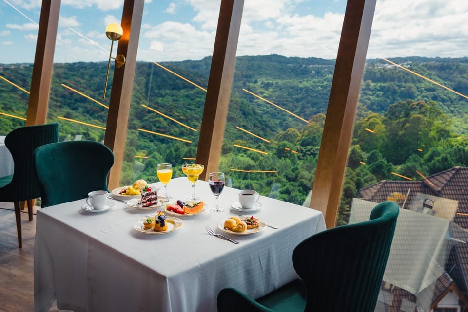 Restaurant/places to eat, View (from property/room), Breakfast