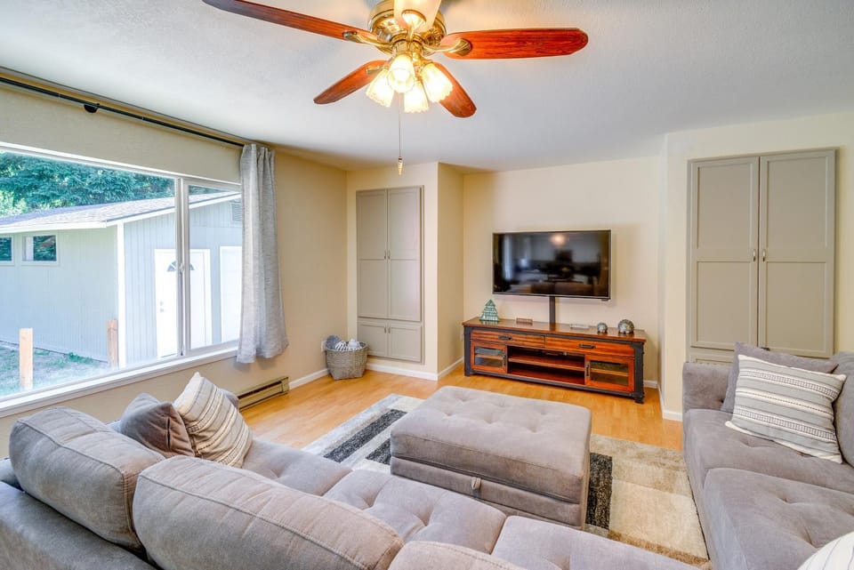 Peaceful Home Less Than 8 Mi to Olympic National Park! House in Washington