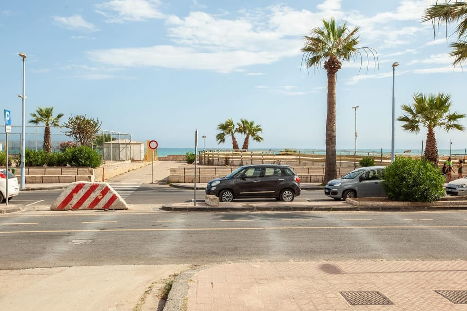 Neighbourhood, Street view