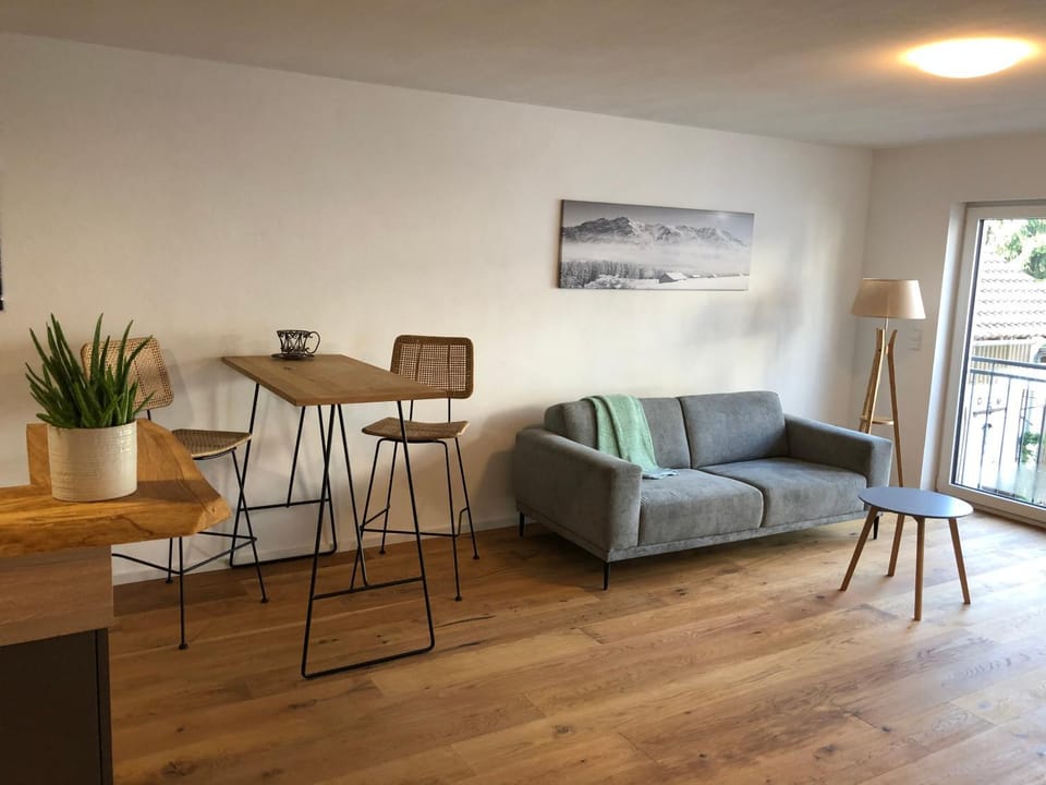 Kitchen or kitchenette, Living room, Seating area