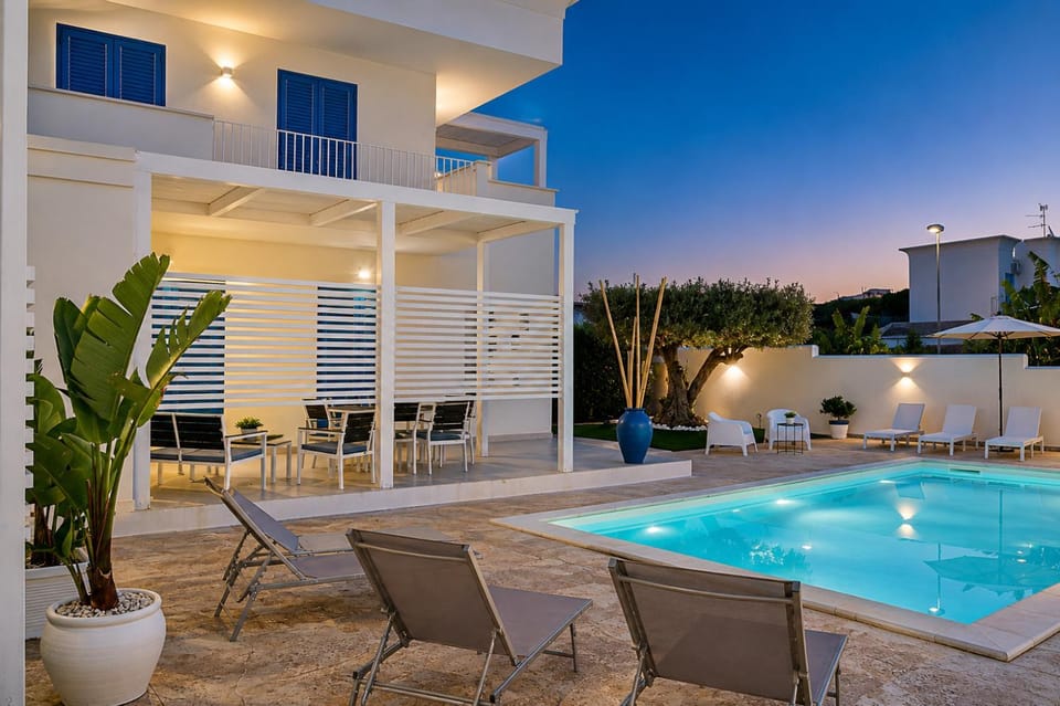 Balcony/Terrace, Swimming pool