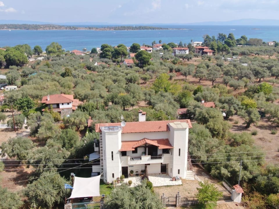 Property building, Natural landscape, Bird's eye view, Sea view
