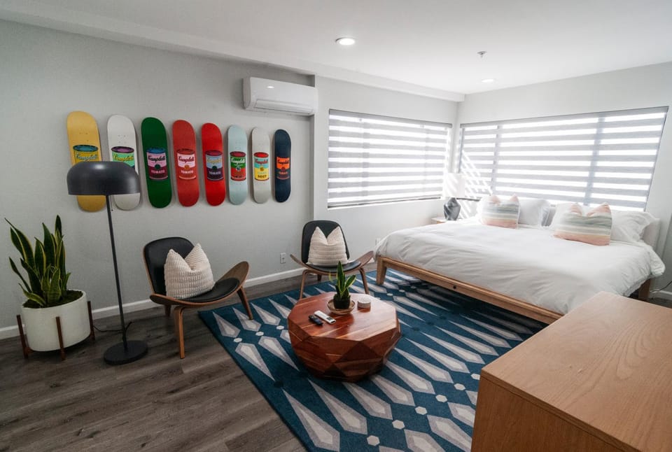 50 M to Sand LGB 2 King Suites House in Long Beach