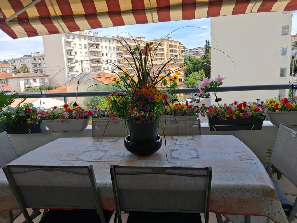 Location chambre 2 personnes chez Angela Vacation rental in Cannes