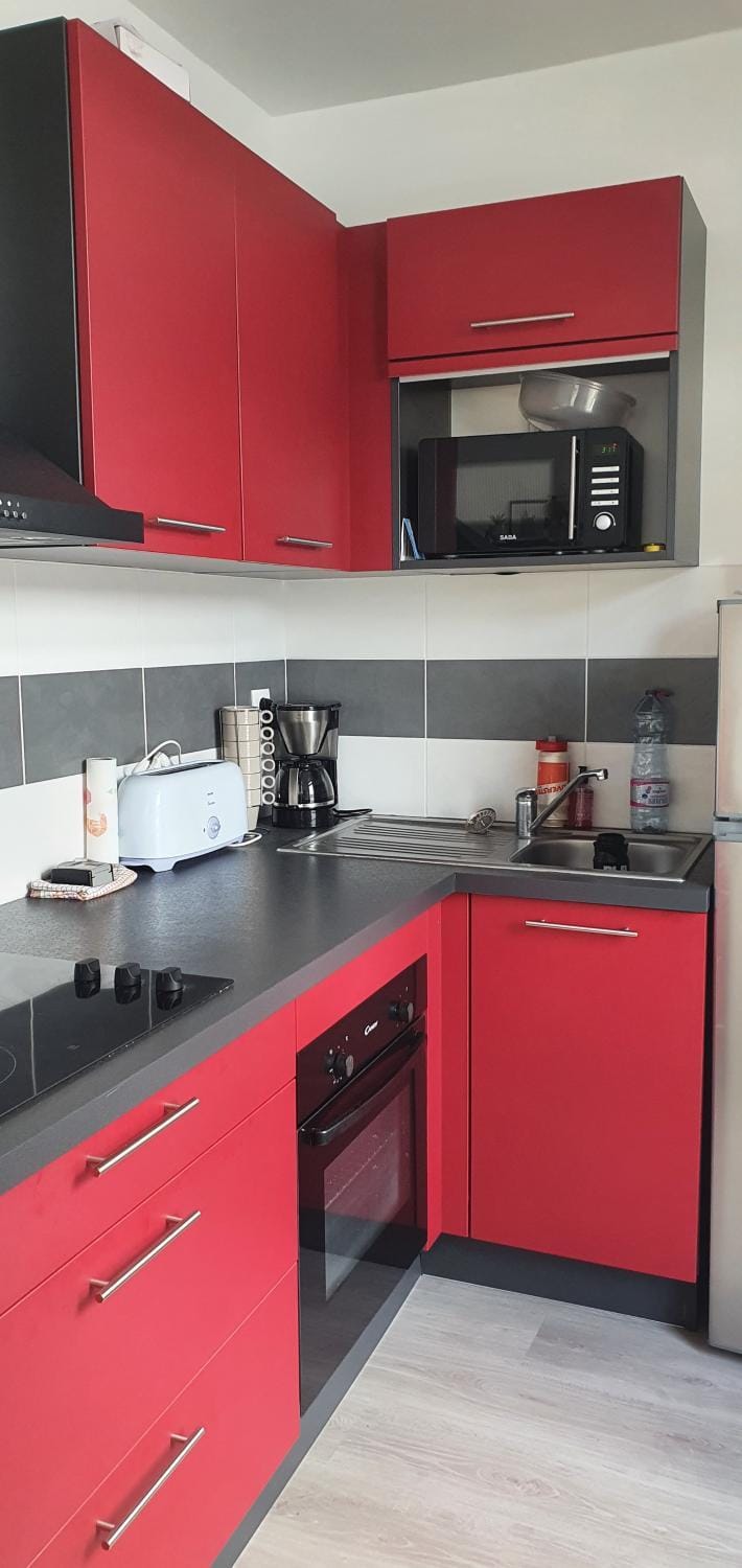 Kitchen or kitchenette