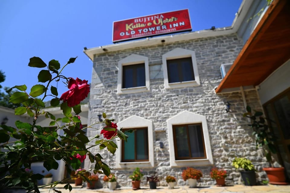 Kulla e Vjeter (Bar Restaurant, Guesthouse, Parking and Camping) Bed and Breakfast in Montenegro
