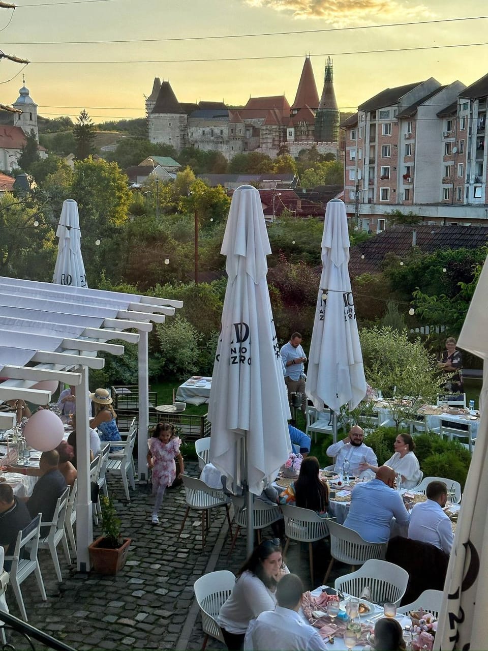 Restaurant/places to eat, People, Garden, Garden, View (from property/room), View (from property/room), Banquet/Function facilities, Landmark view, Landmark view