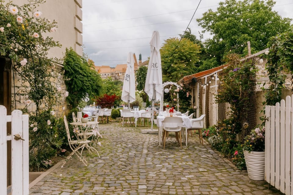 Facade/entrance, Garden, Inner courtyard view