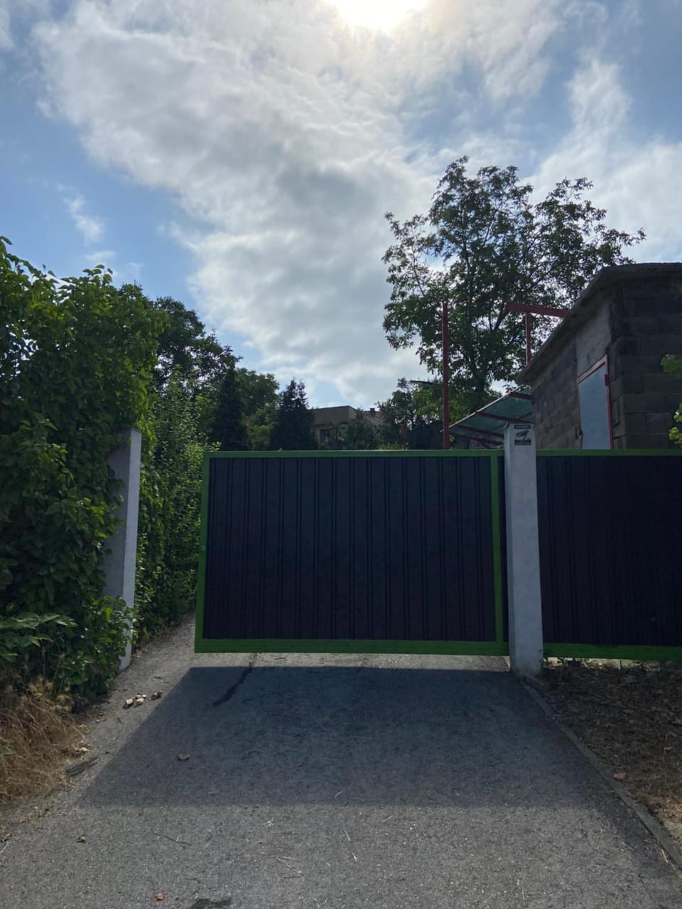 Day, Neighbourhood