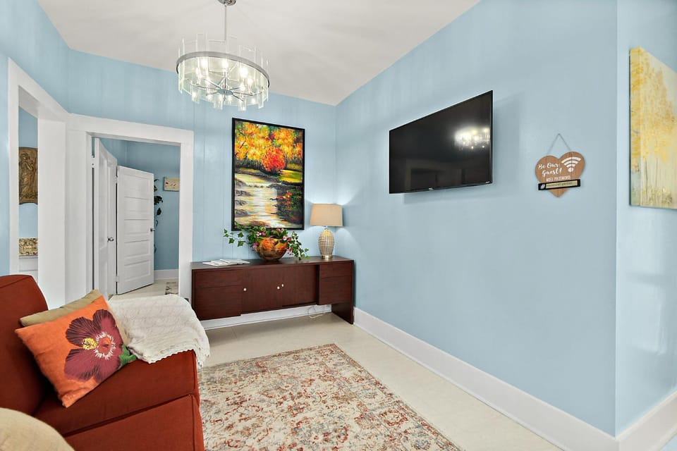 Casa Maria 2- Charming, Quaint Apt Next to Everything Downtown! Apartment in Saint Augustine