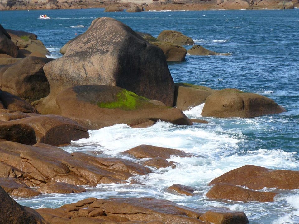 Appartement 3 étoiles à Perros-Guirec, plage de Trestraou, 2-4 pers, parking inclus, proche Thalasso - FR-1-542-44 Apartment in Perros-Guirec