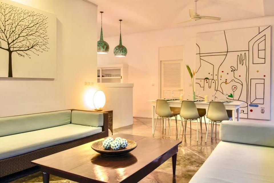 Living room, Dining area