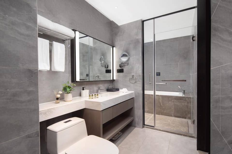 Shower, Toilet, Bathroom