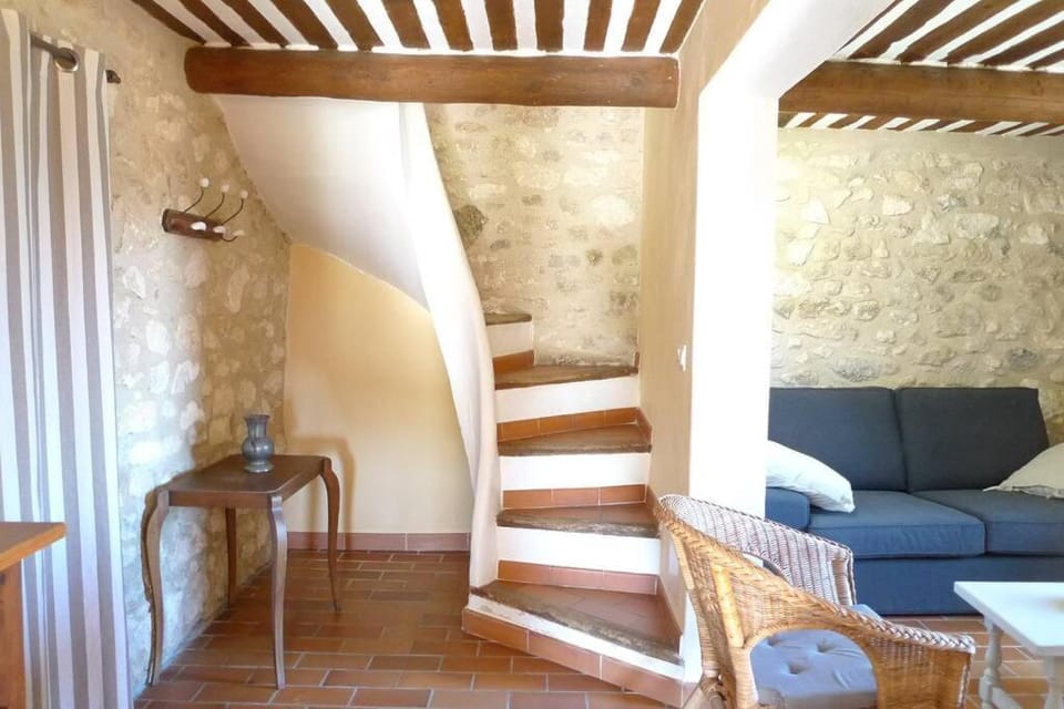 Le Tilleul House in Lacoste