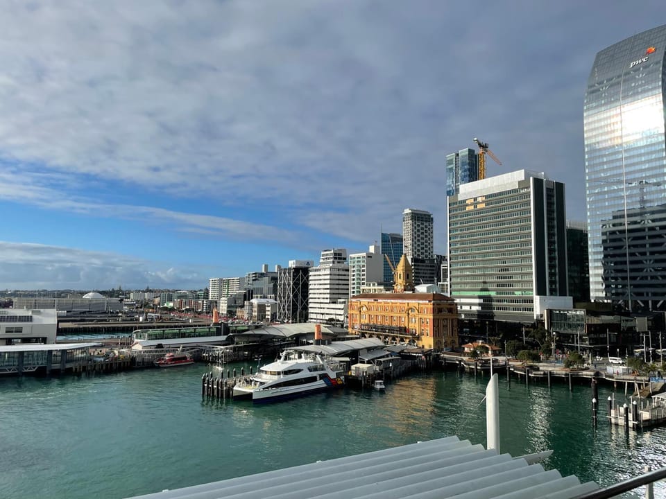 All New Penthouse on Princes Wharf! The Soul of Auckland! Free Parking! Apartment in Auckland