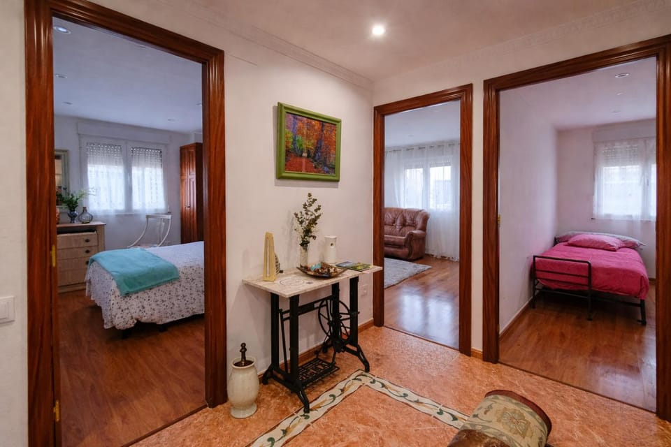 Piso completo para 5 personas en Gijón Casa Lantoxana Apartment in Gijón