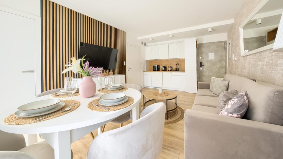 Kitchen or kitchenette, Living room