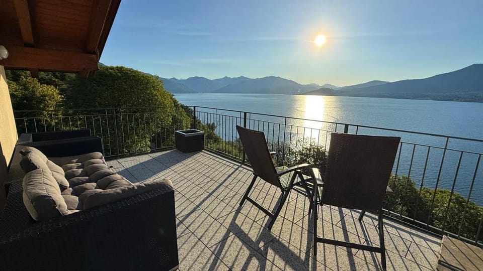 Bella Vista Lago Maggiore Einzigartiger Blick 365 Tagen Apartment in Canton of Ticino