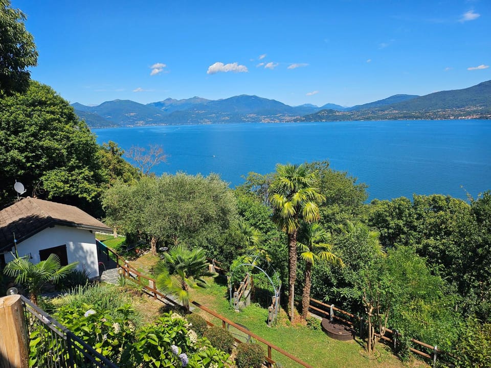 Bella Vista Lago Maggiore Einzigartiger Blick 365 Tagen Apartment in Canton of Ticino