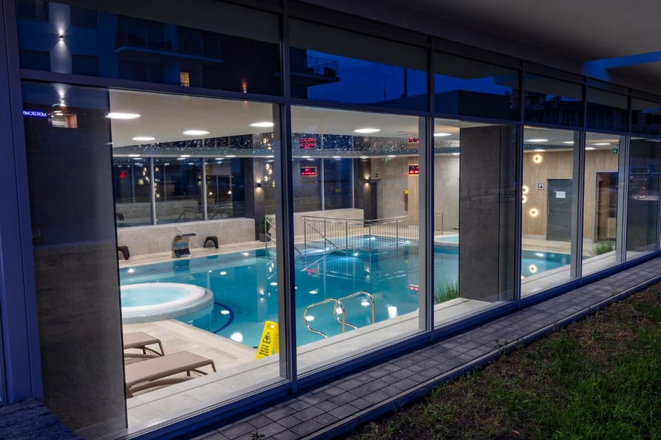 Property building, Swimming pool