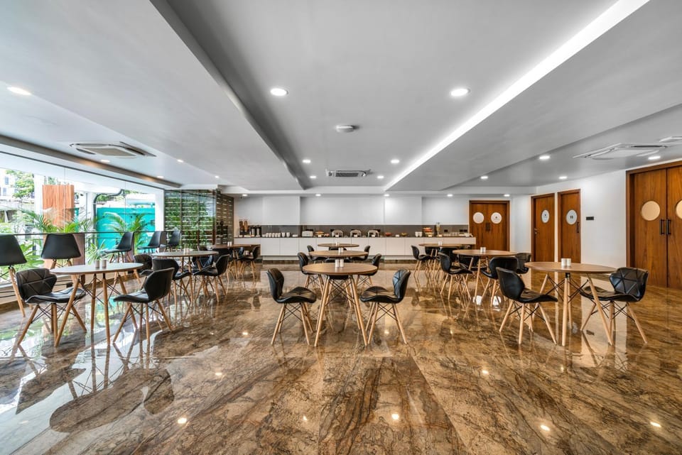 Restaurant/places to eat, Seating area