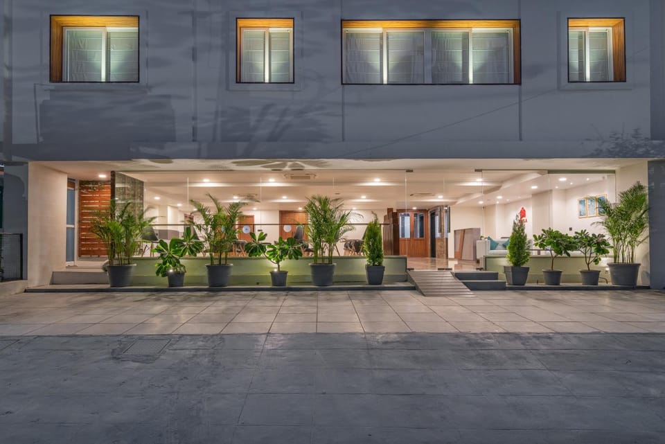 Facade/entrance