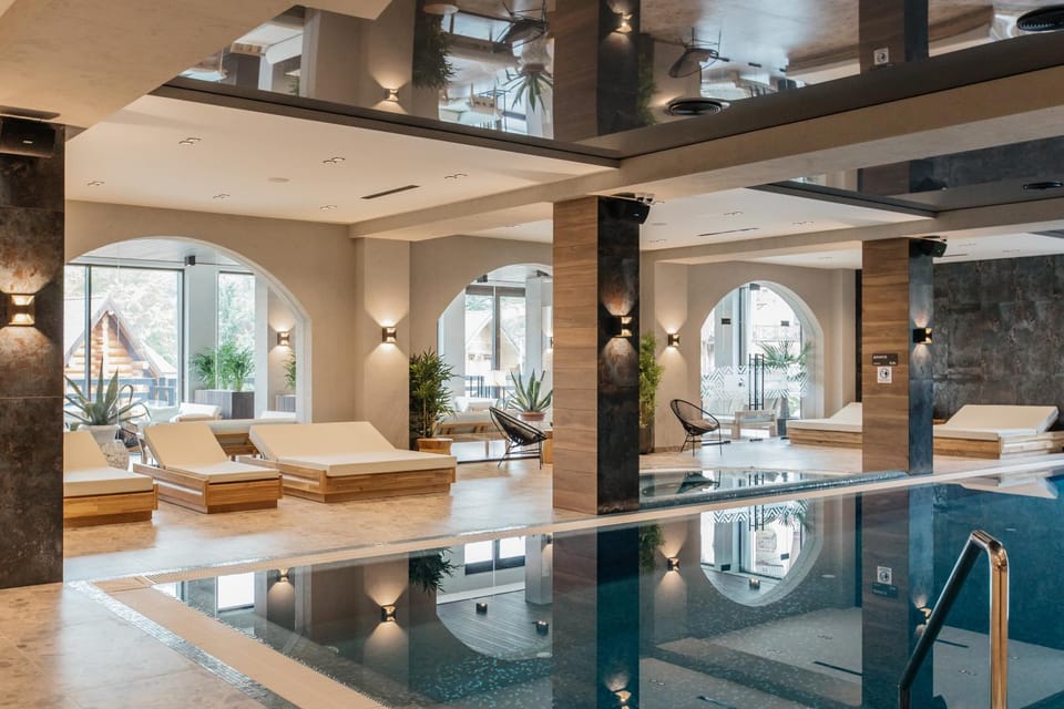 Spa and wellness centre/facilities, Spa and wellness centre/facilities, Seating area, Pool view, Swimming pool, Swimming pool