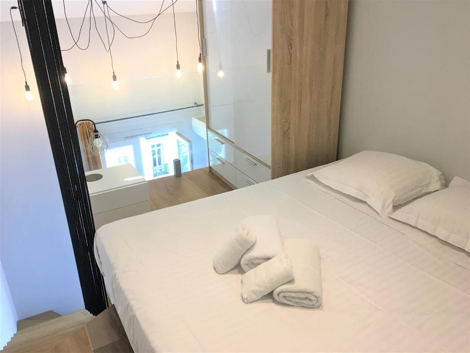 Duplex balcon centre mer 502 Apartment in Nice