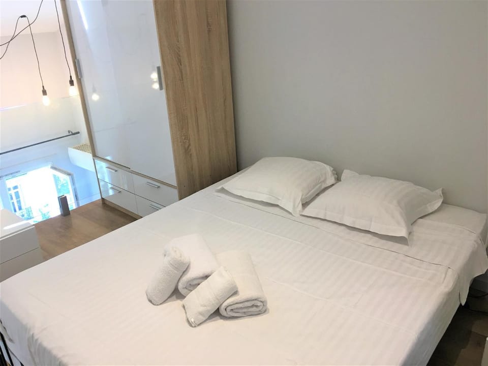 Duplex balcon centre mer 502 Apartment in Nice