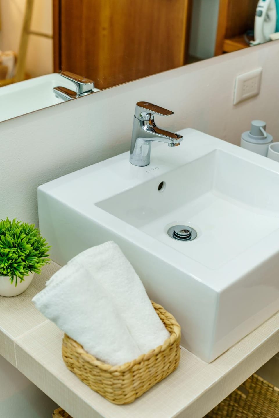 Bathroom, towels