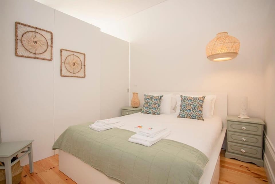 Liiiving in Porto - Downtown Balcony Studio Apartment in Porto