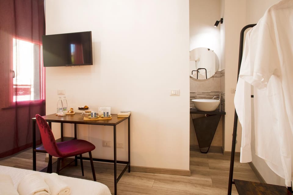 Bed, Bathroom, Photo of the whole room, Bedroom, towels