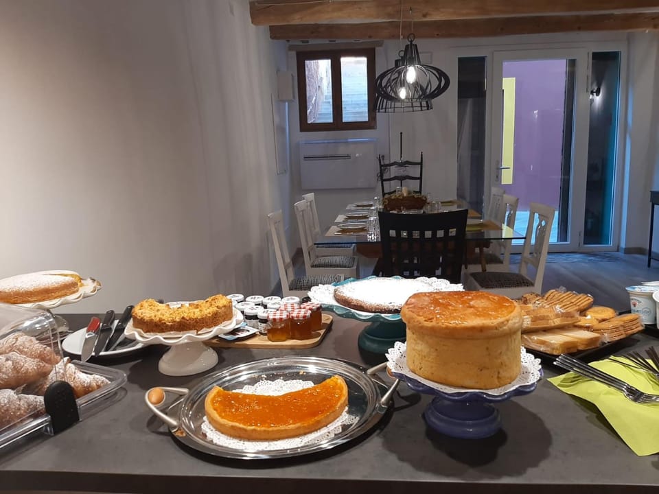 Breakfast, Buffet breakfast, Italian breakfast