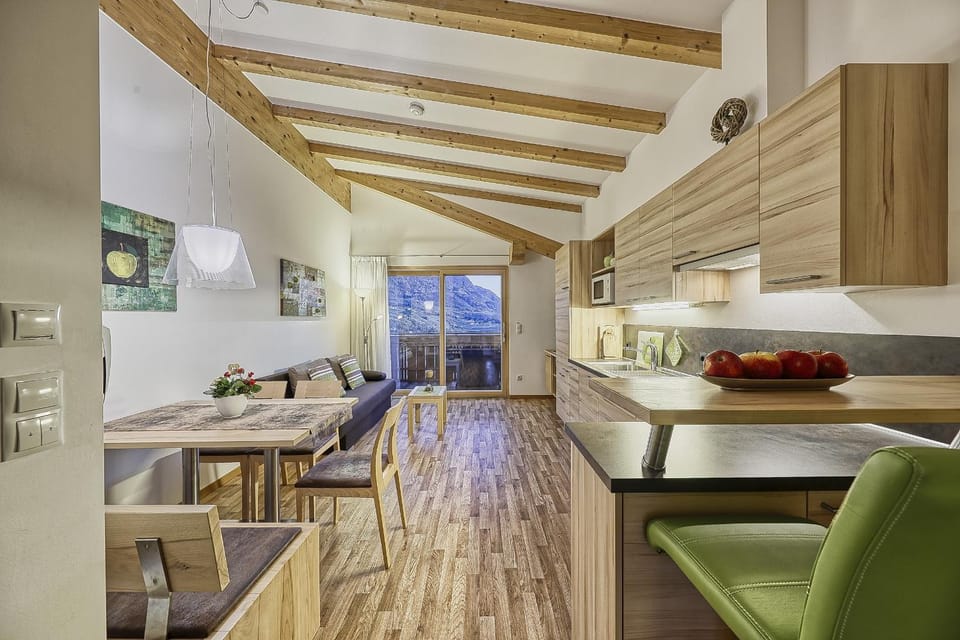 Property building, Kitchen or kitchenette, Living room