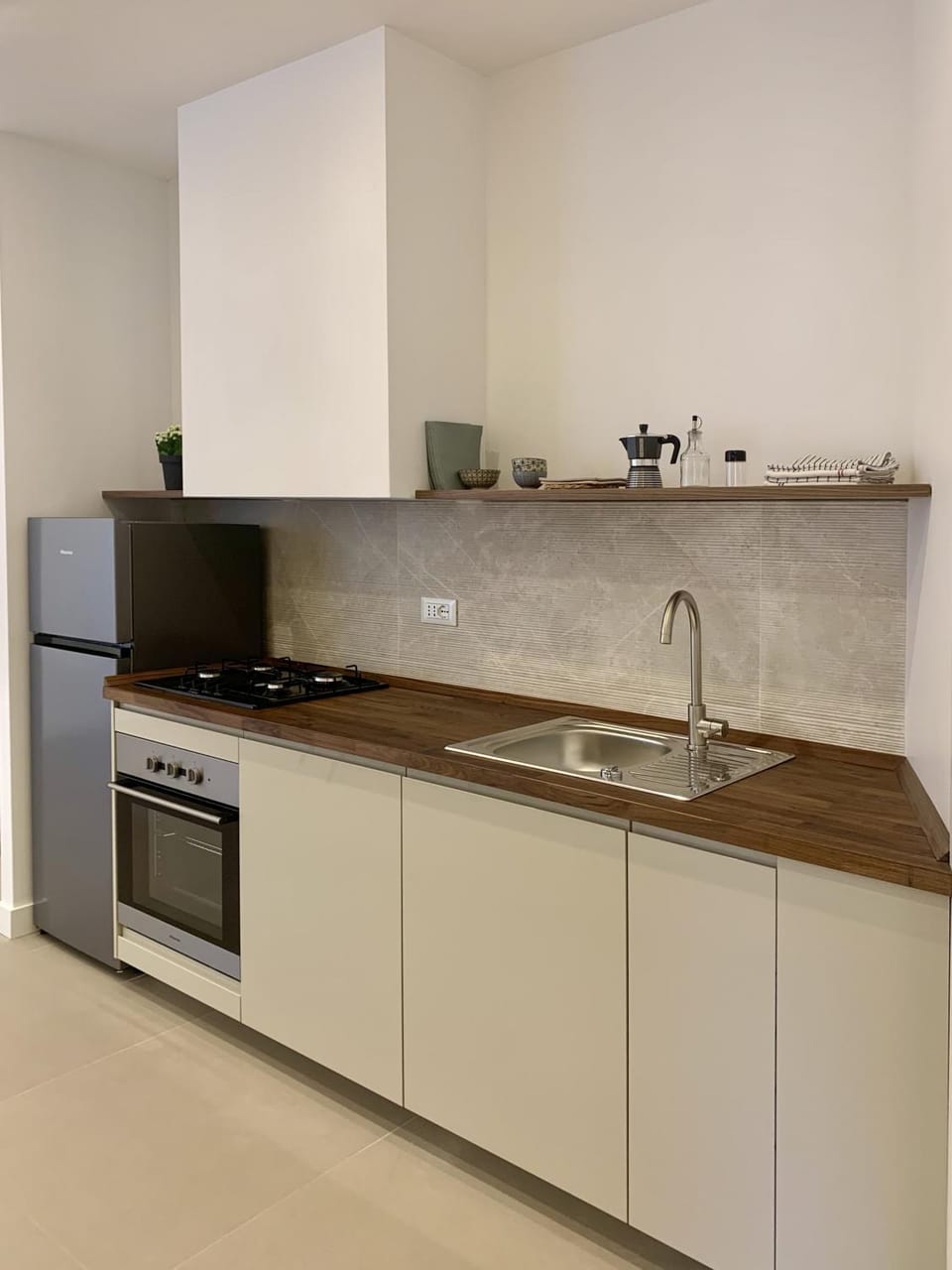 Kitchen or kitchenette, oven, stove