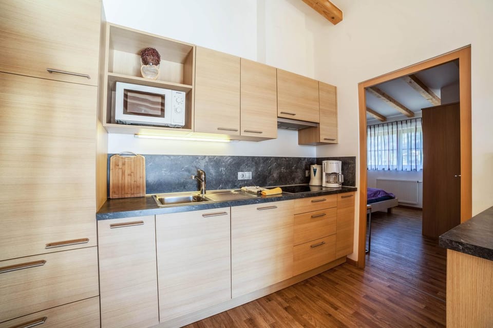 Kitchen or kitchenette, Living room