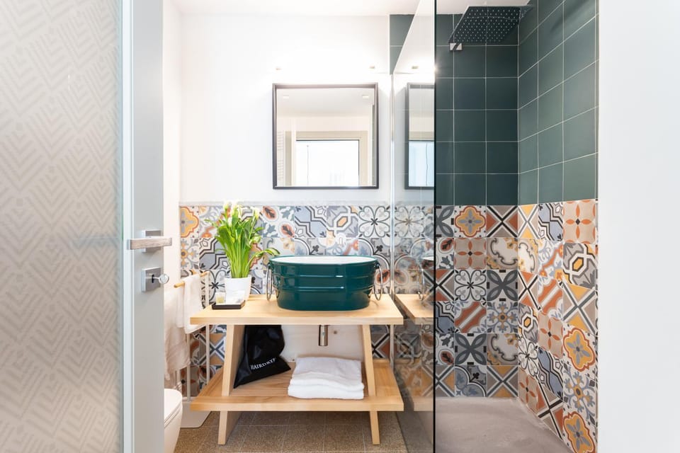 Bathroom, TV and multimedia