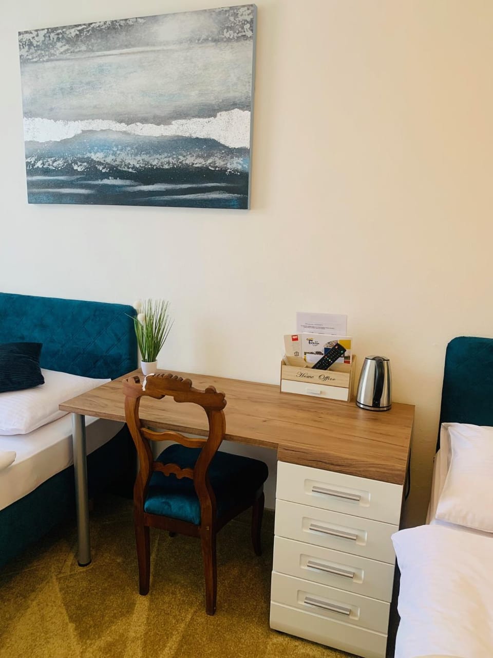Bed, Photo of the whole room, Bedroom, hair dresser