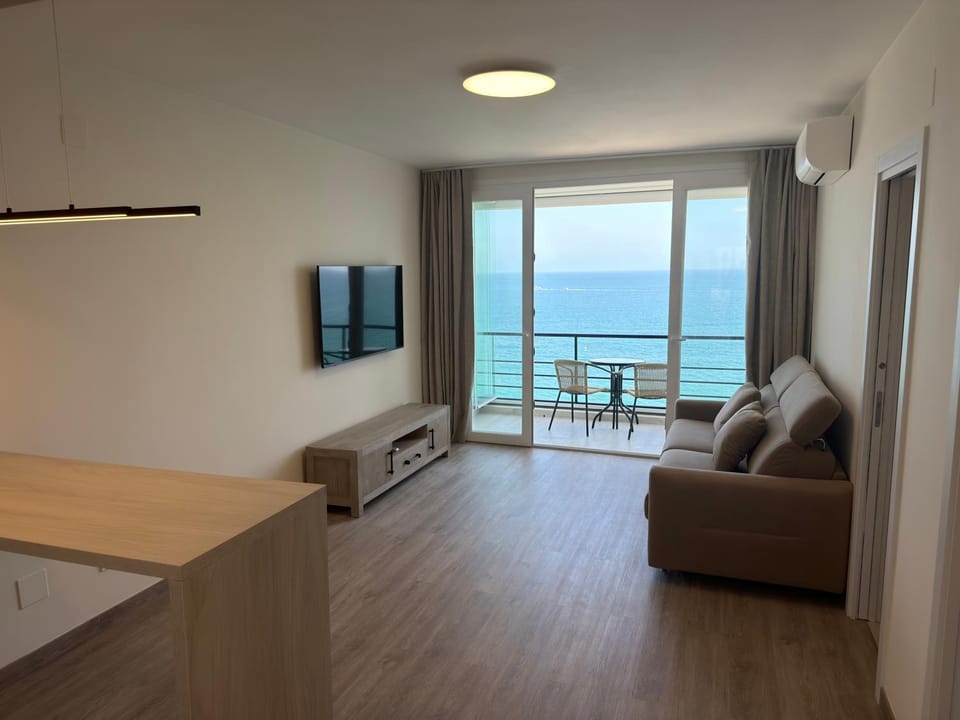 TV and multimedia, View (from property/room), Living room, Sea view