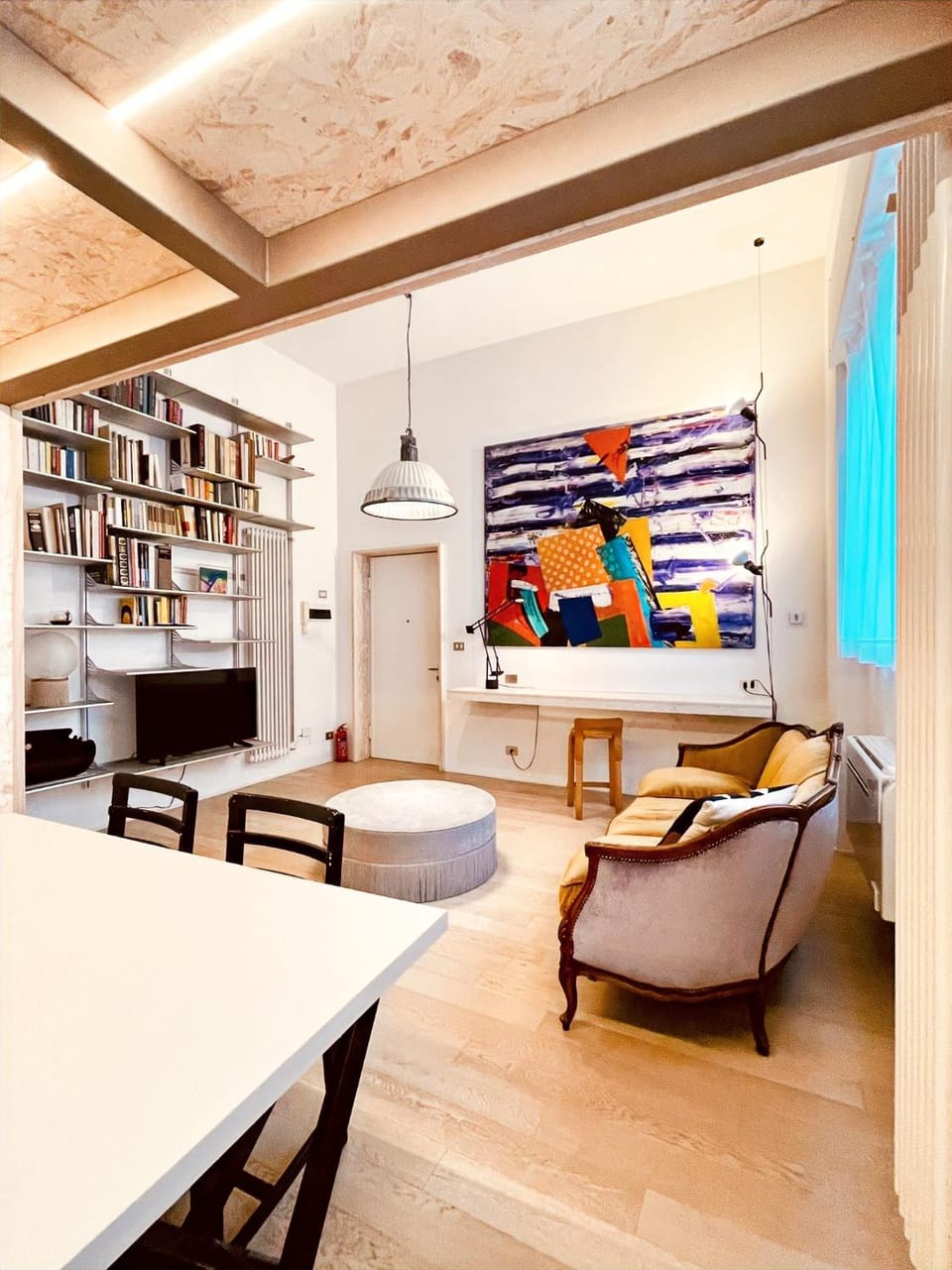 Photo of the whole room