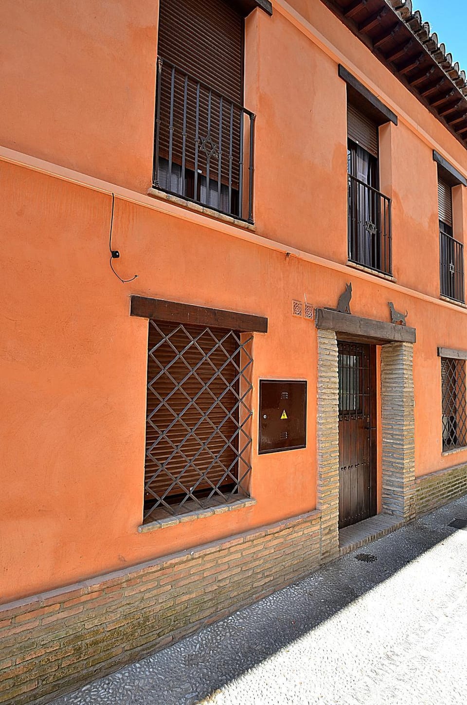 Facade/entrance